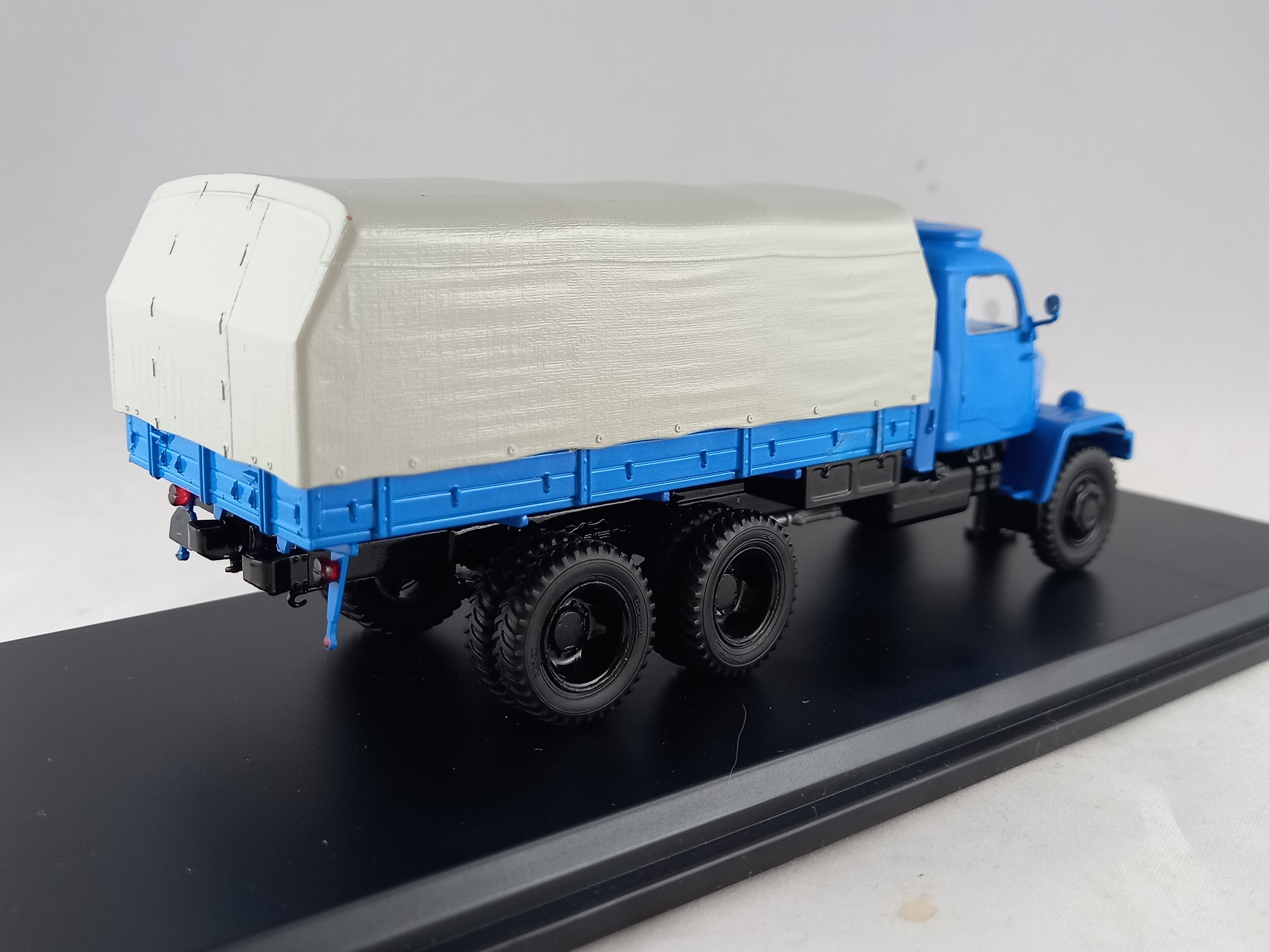 Praga V3S Valník s plachtou 1:43 SSM
