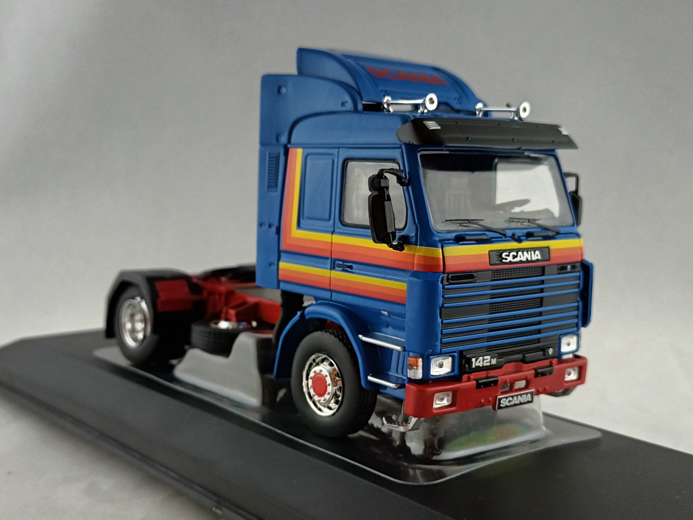 Scania 142 M 1:43 IXO