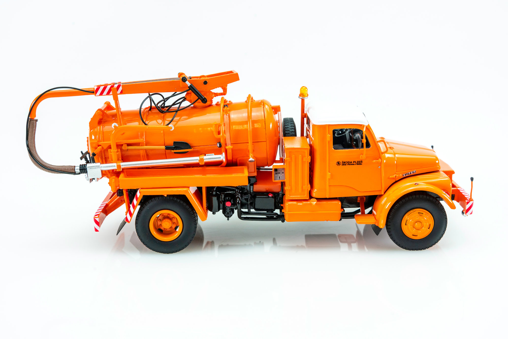 Praga S5T-3 Super sací vůz - kanálník 1:43 AutoCult