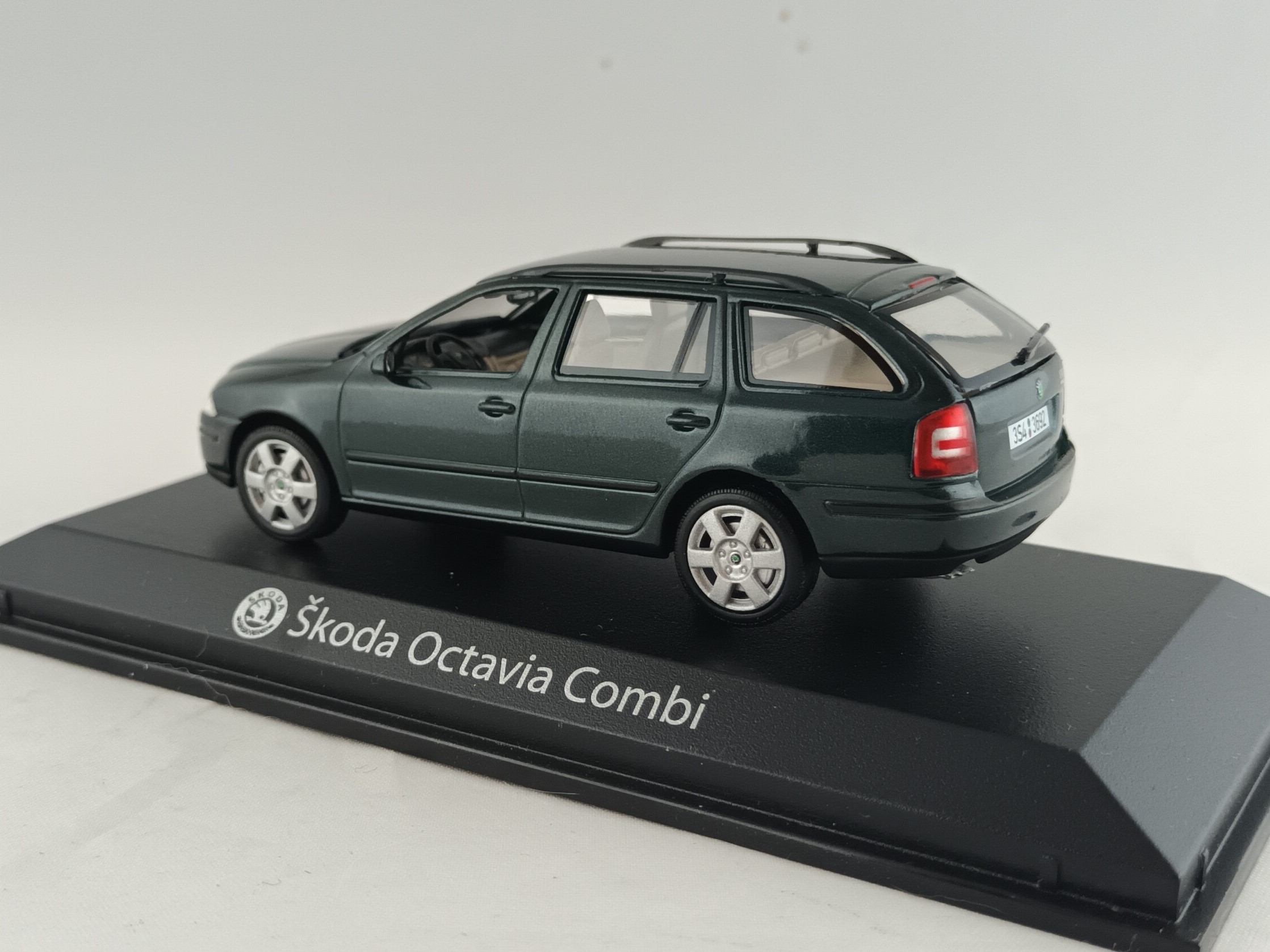 Škoda Octavia Combi 1:43 Norev