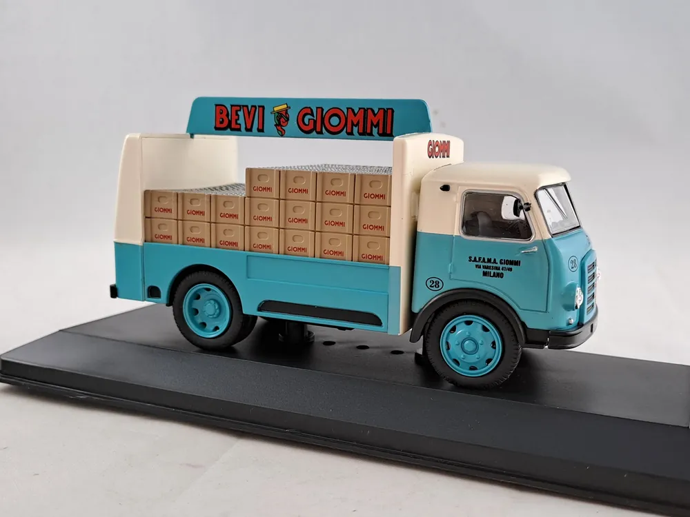 OM Leoncino Giommi 1:43 Altaya