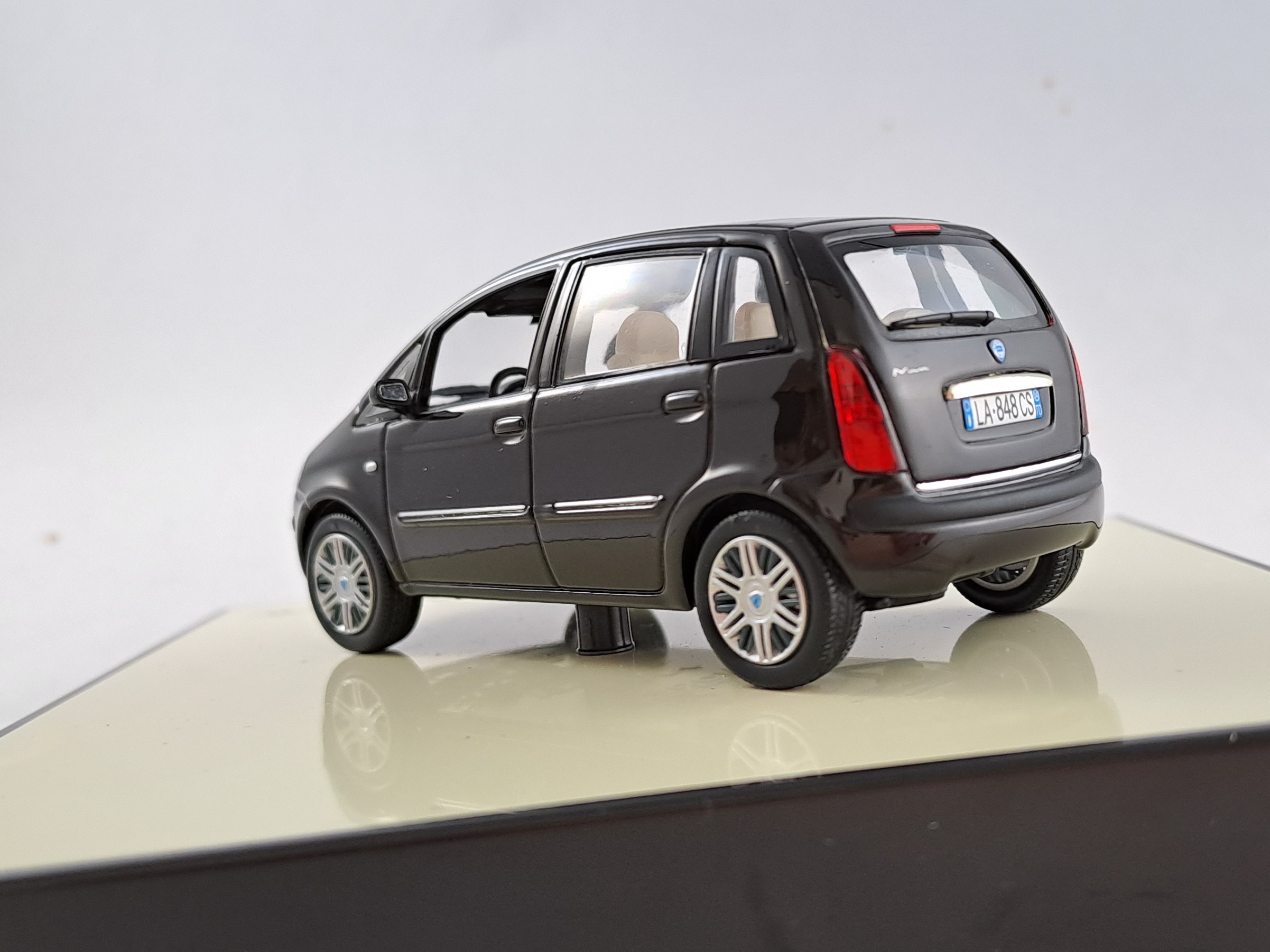 Lancia Musa 1:43 Norev