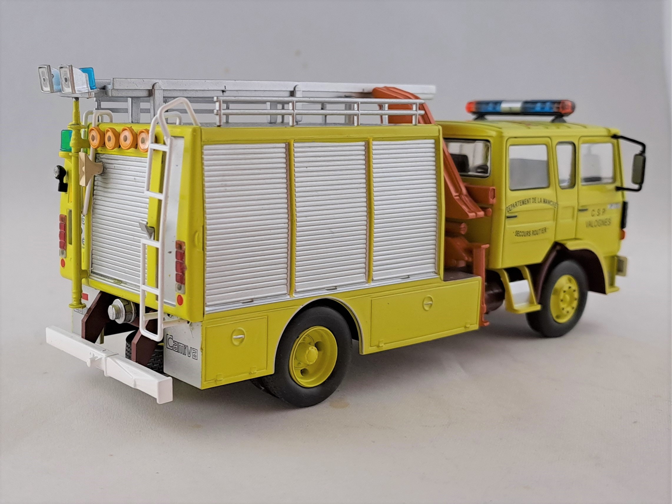 Renault JP13 Double Cabine hasiči 1:43