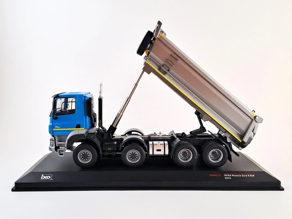 Tatra Phoenix Euro 6 8x8 modrý 1:43 IXO