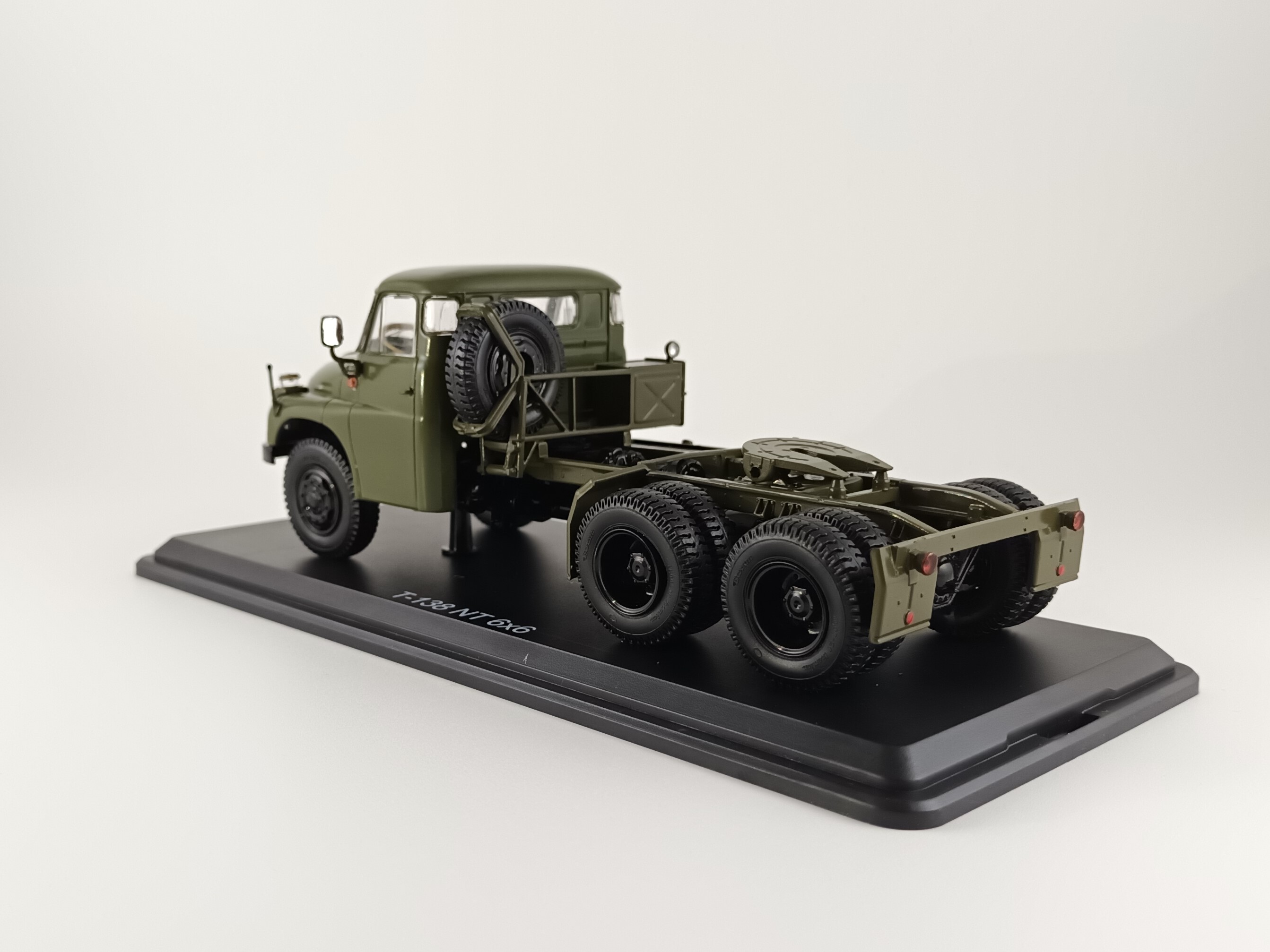 Tatra T138 NT 6X6 olivový 1:43 SSM