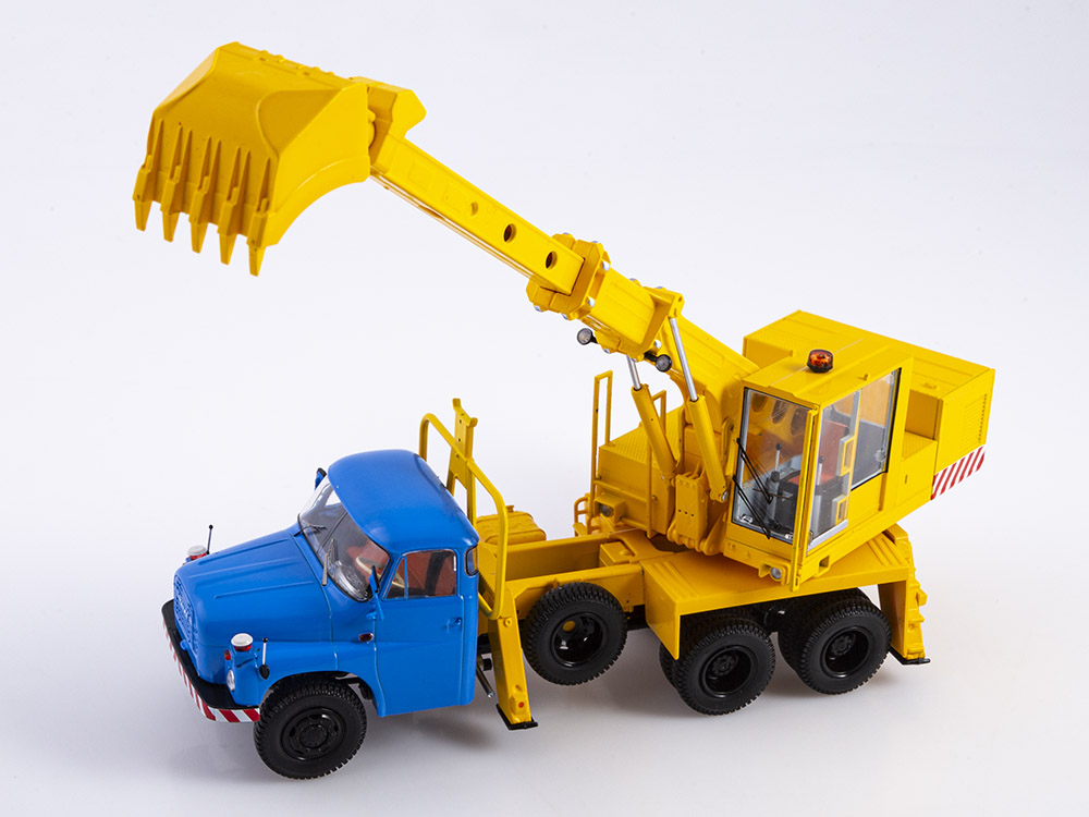 Tatra T148 UDS-110A bagr modrožlutý 1:43 SSM