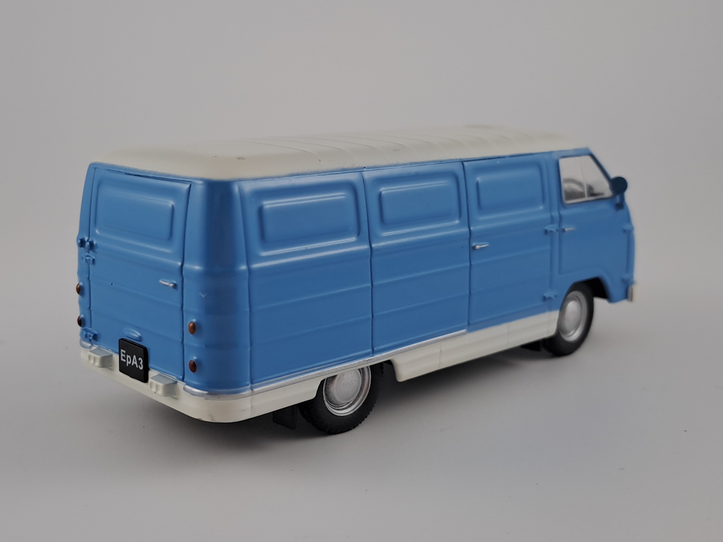 ErAZ-762 1:43 DeAgostini