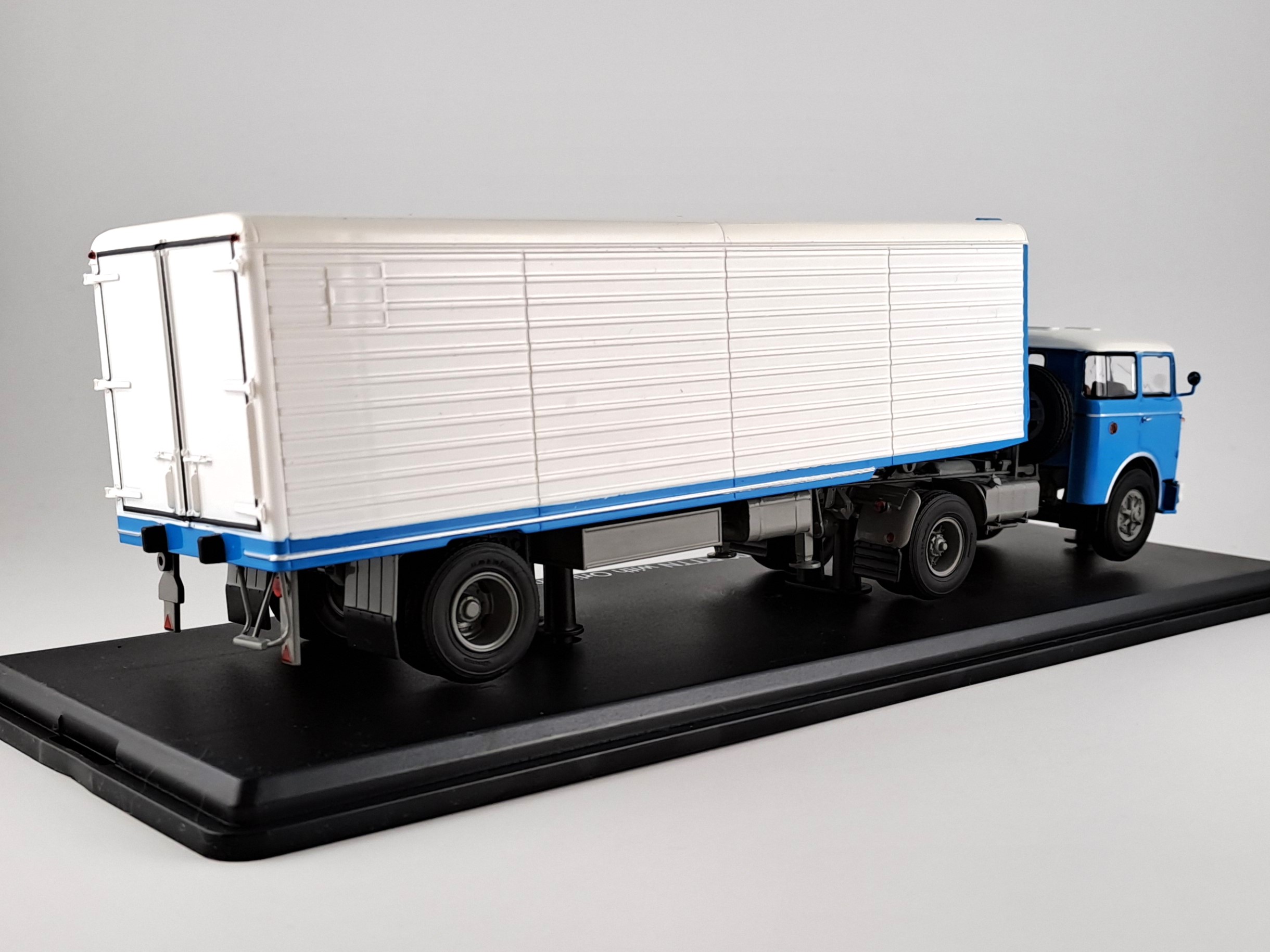 LIAZ 706 RTTN s návěsem 1:43 Premium ClassiXXs