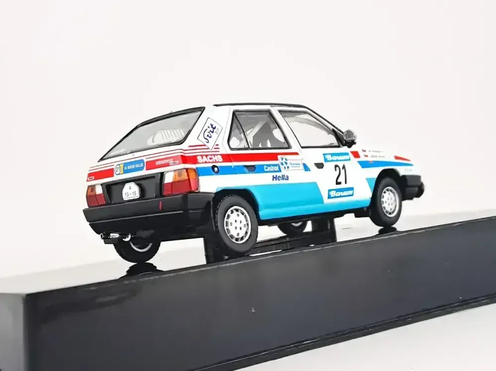 Škoda Favorit 136L, No.21, Křeček, Barum rallye 1990 1:43 IXO