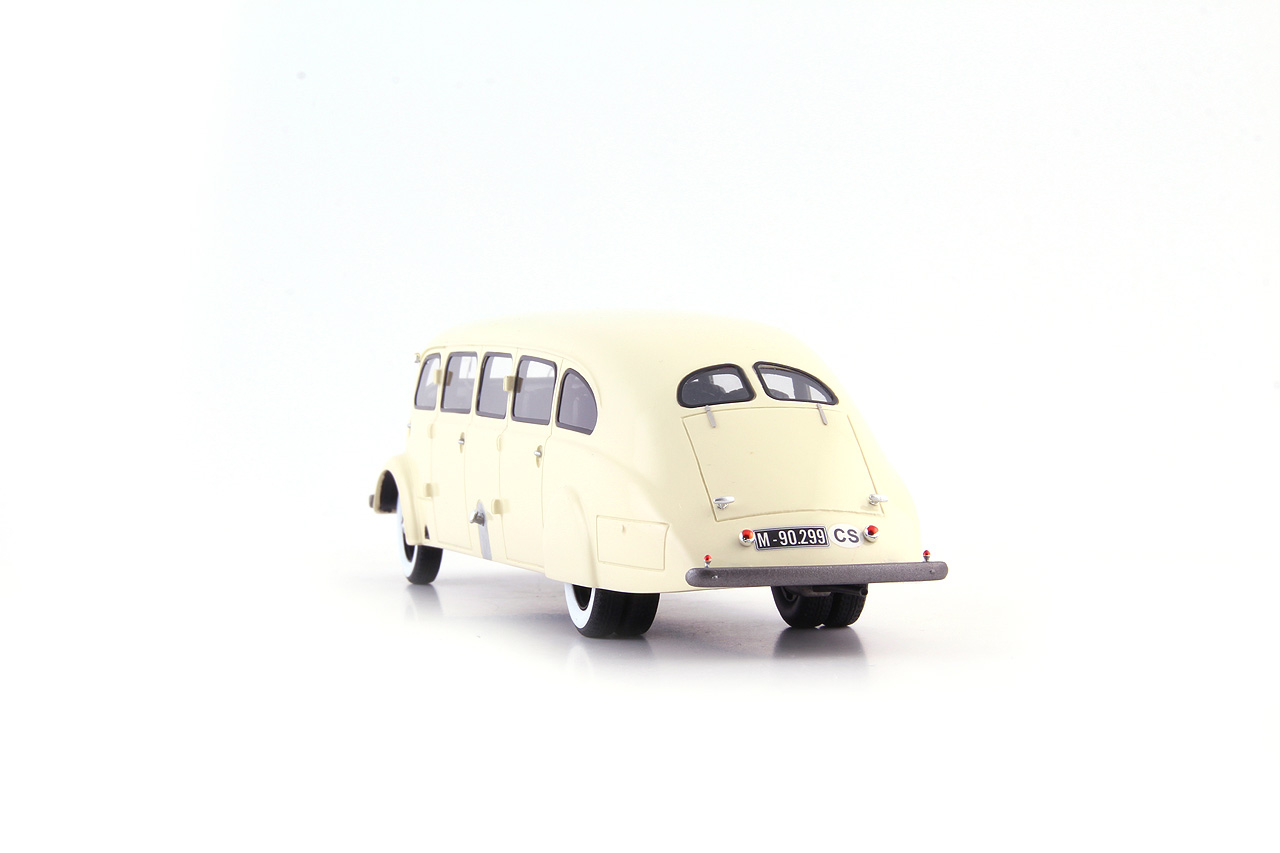 Baťův autokar Sodomka 1937 SET OF THE YEAR 1:43 Autocult