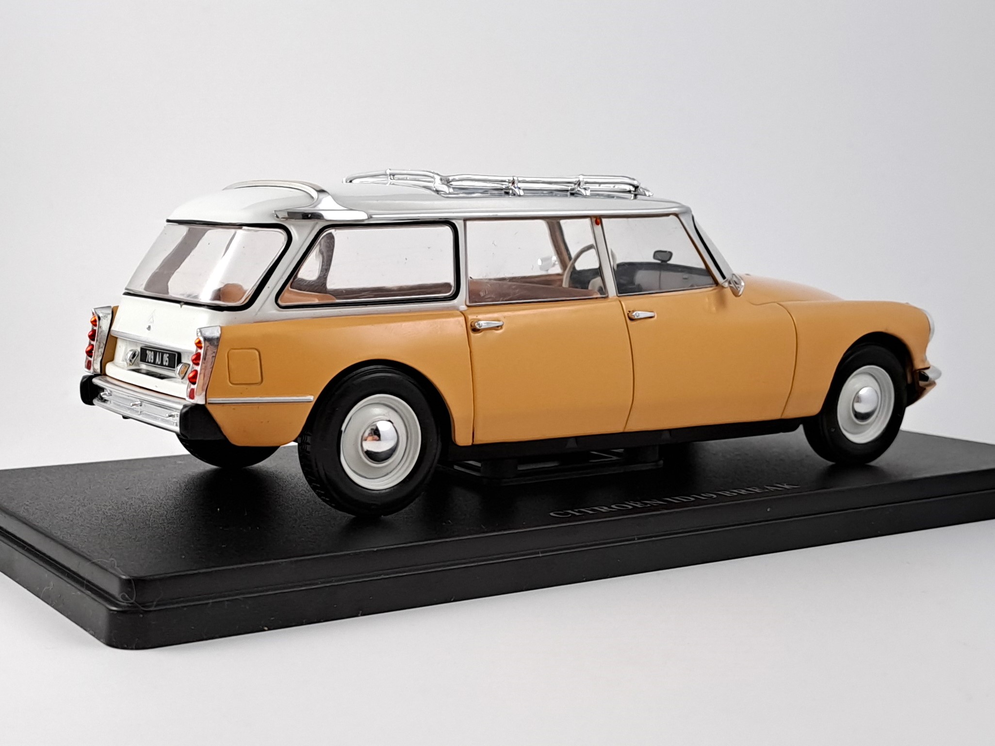 Citroen ID 19 Break 1:24 Hachette