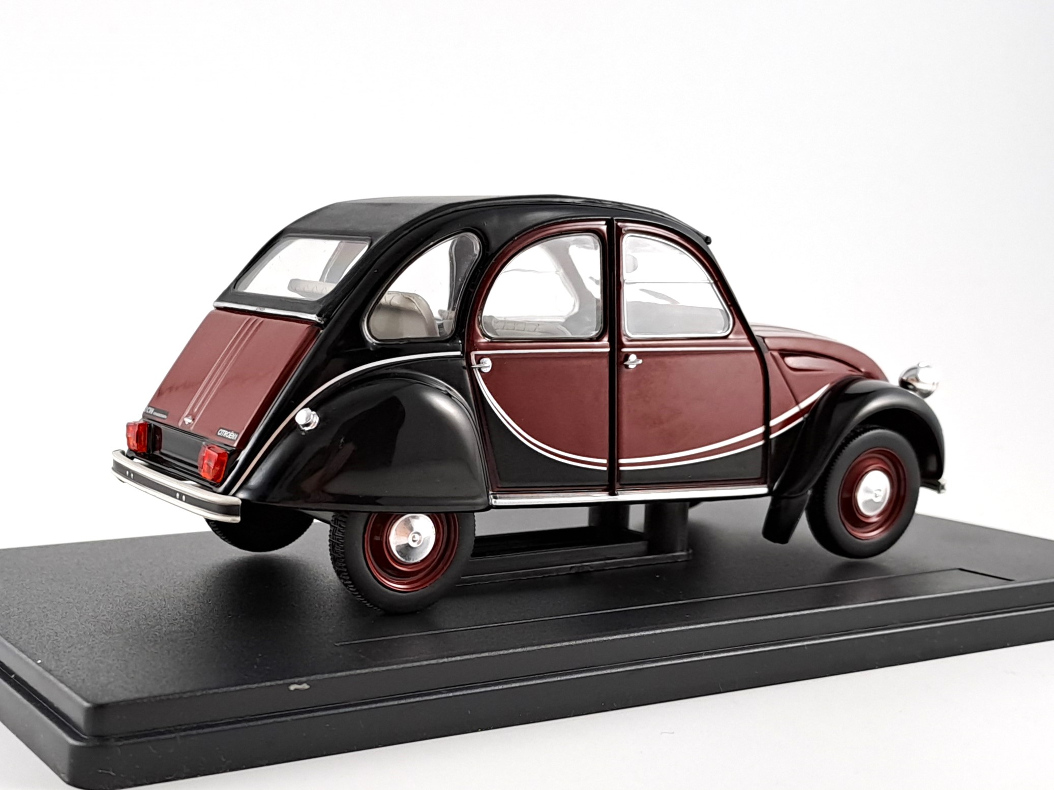 Citroen 2CV Charleston 1:24 Hachette