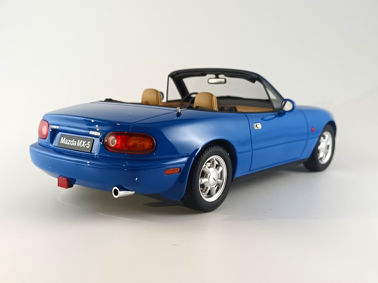 Mazda MX-5 (NA) 1:18 Ottomobile