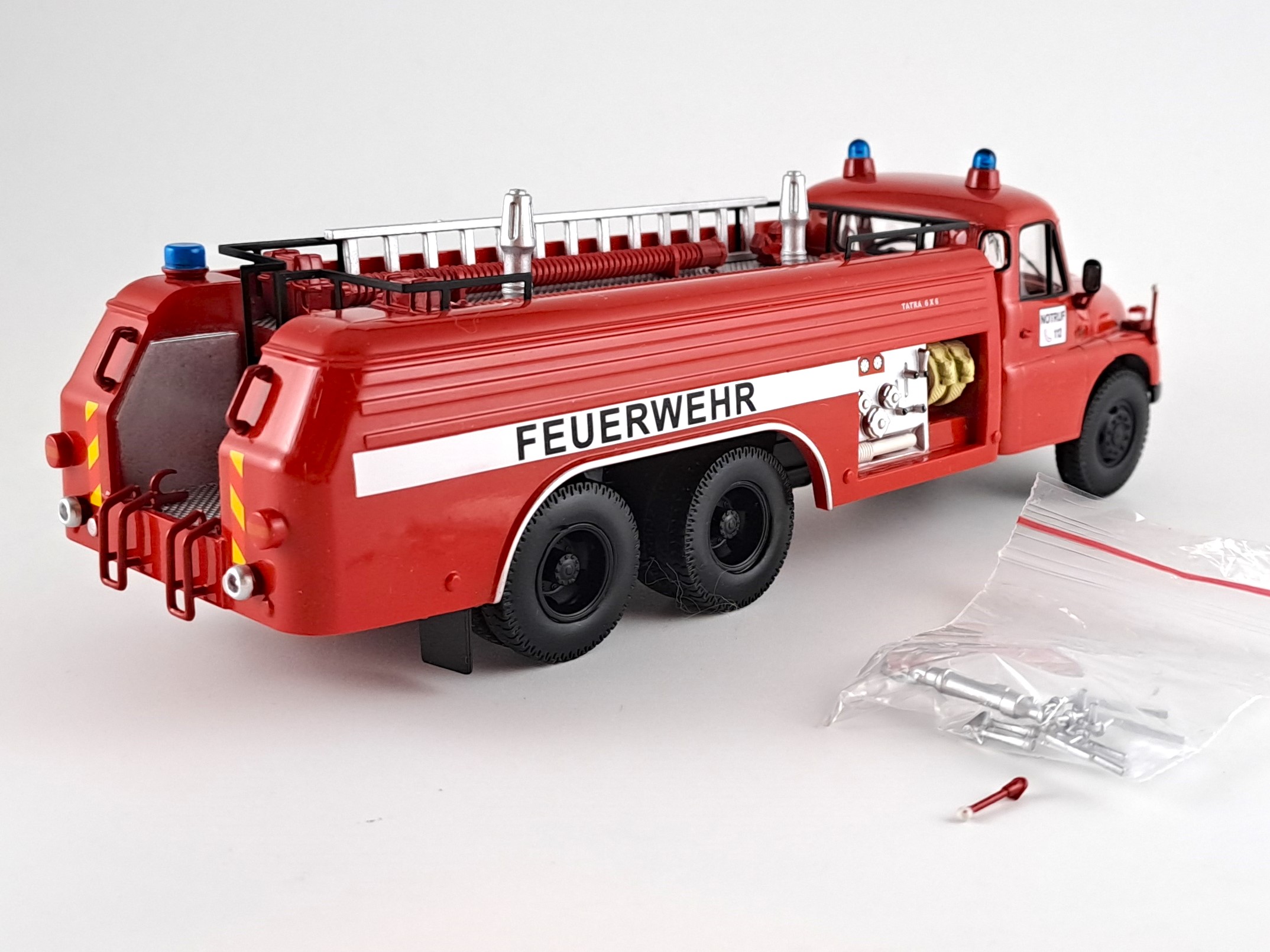 Tatra T148 hasiči BAZAROVKA 1:43 Schuco