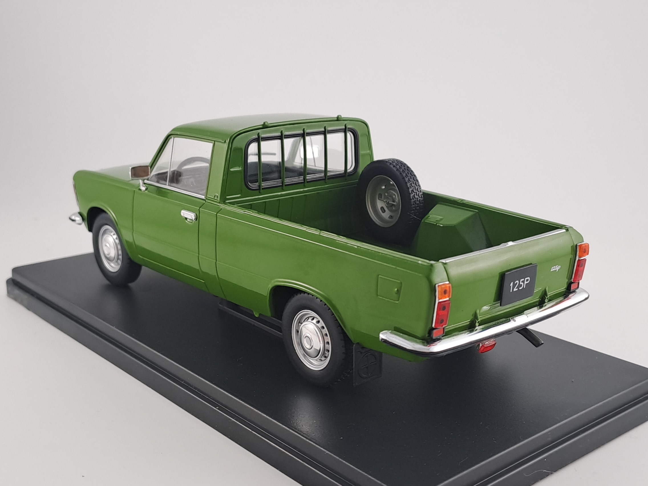 Fiat 125 Pick-Up 1975 1:24 Whitebox