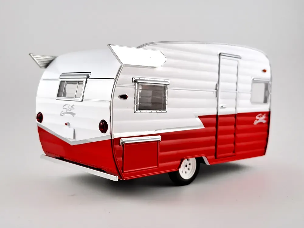 karavan Shasta Airflyte červený 1:24 Greenlight
