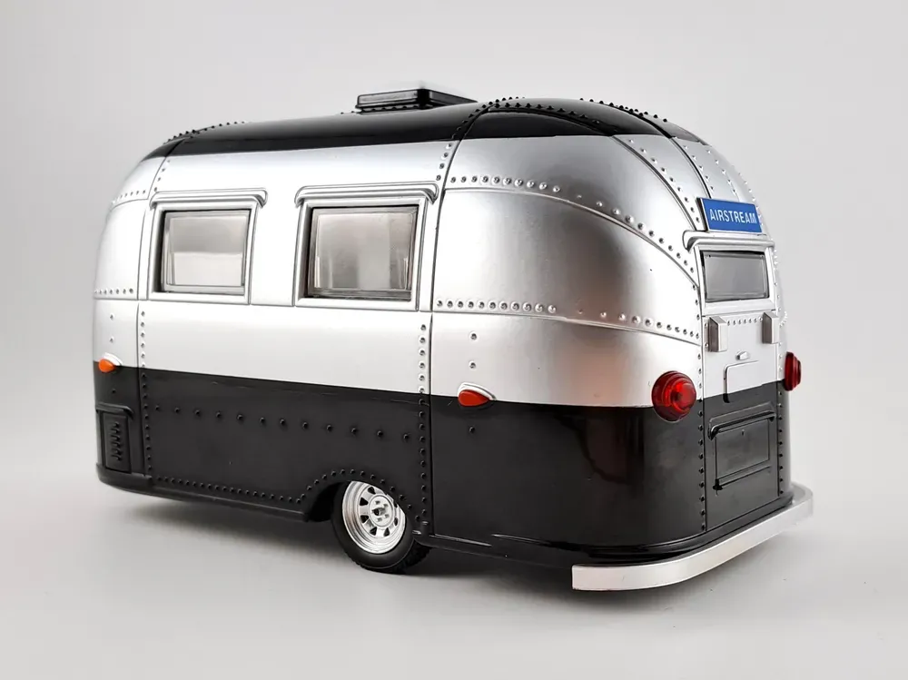 karavan Bambi Airstream Sport 1:24 Greenlight