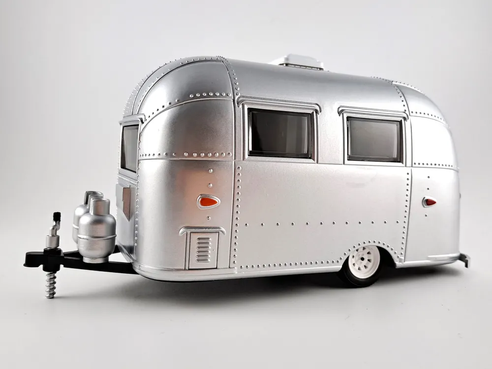 karavan Bambi Airstream Sport 1:24 Greenlight