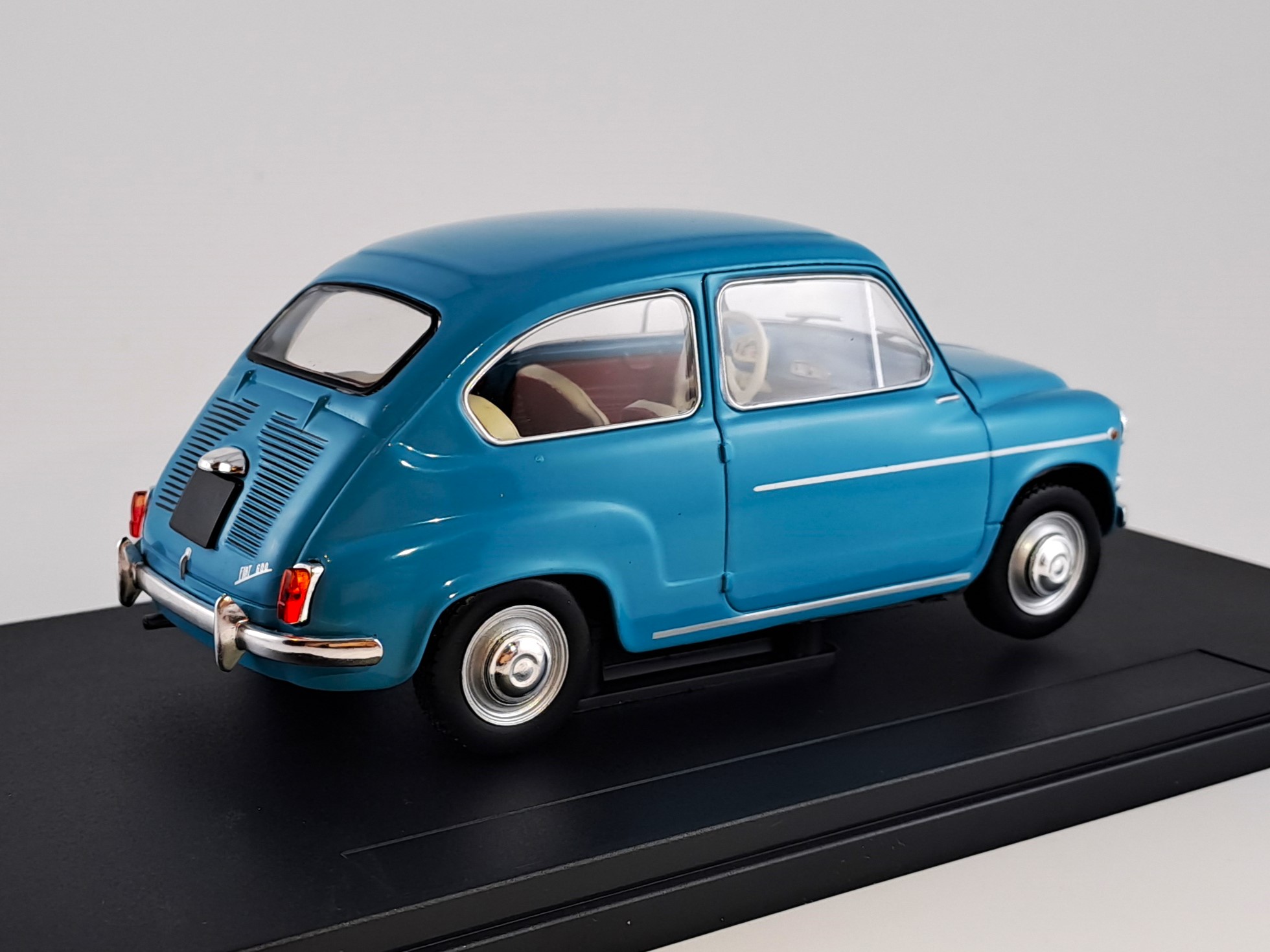 Fiat 600d 1:24 Hachette