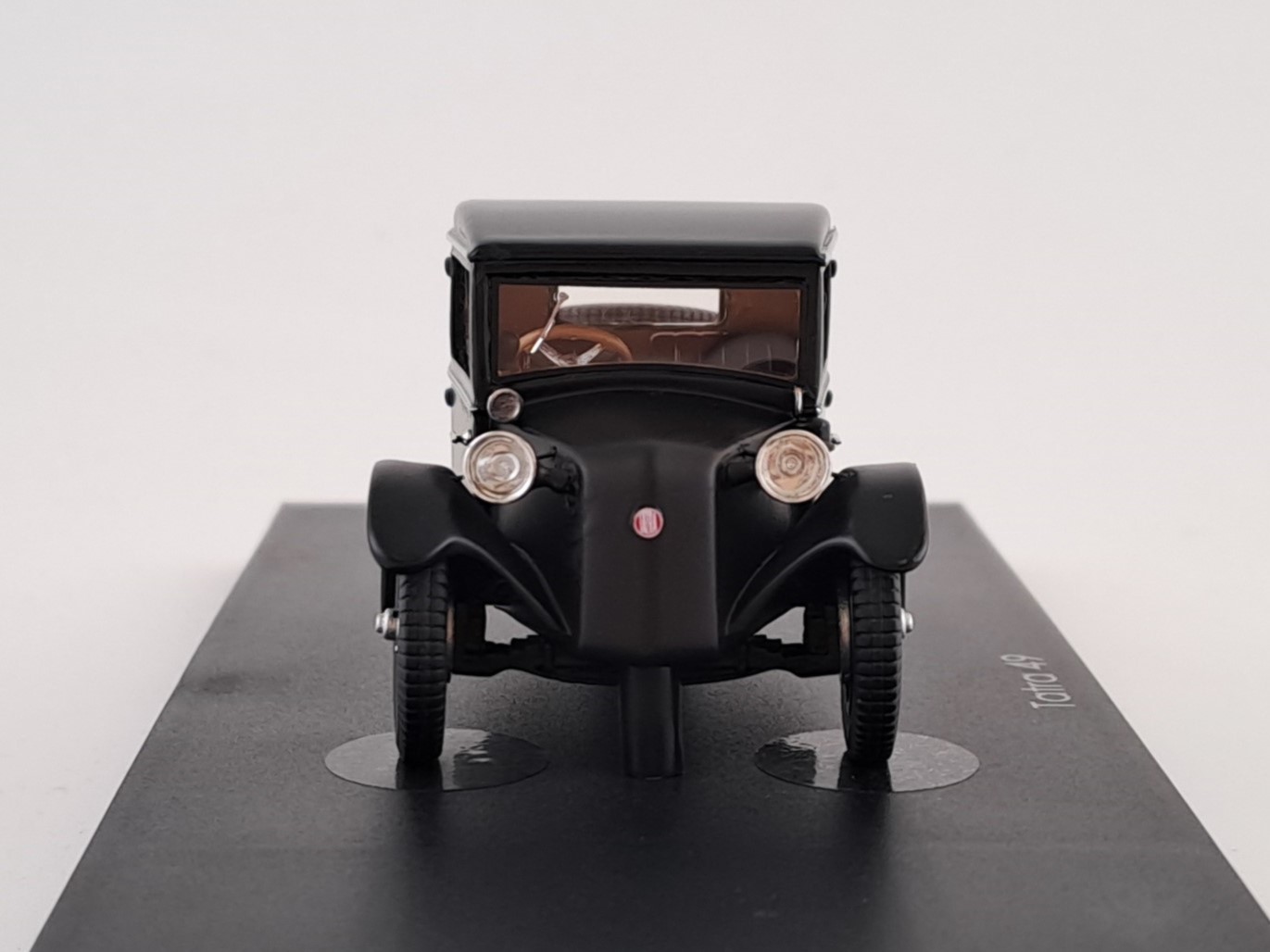 Tatra 49 osobní 1:43 AutoCult