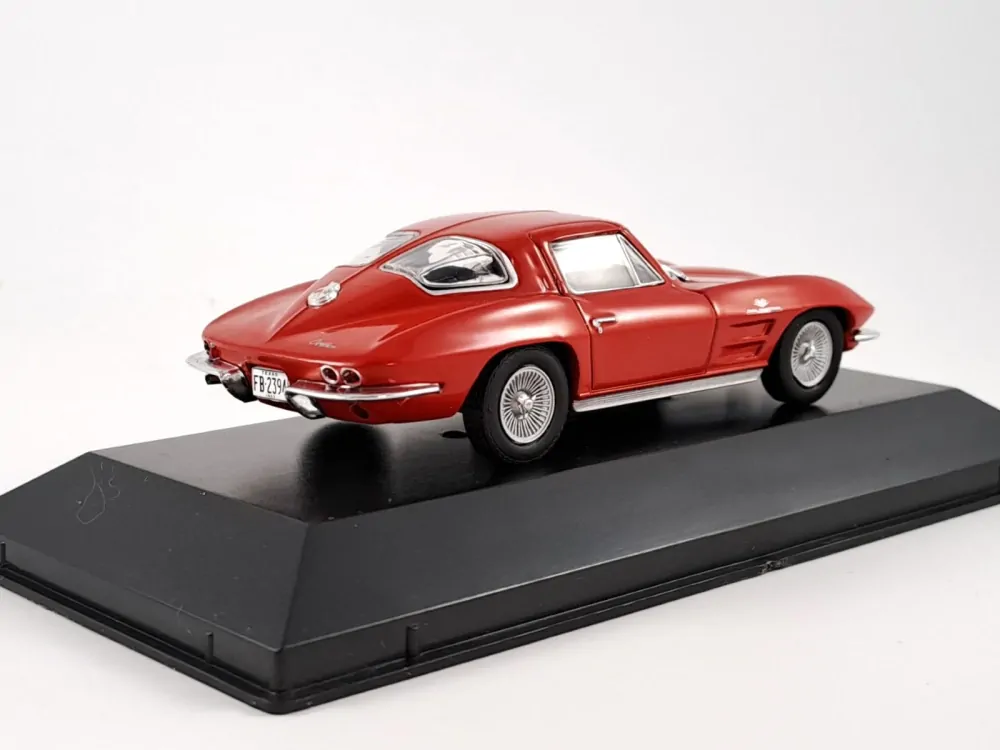 Chevrolet Corvette C2 String Ray Coupe 1:43 Die-Cast Club