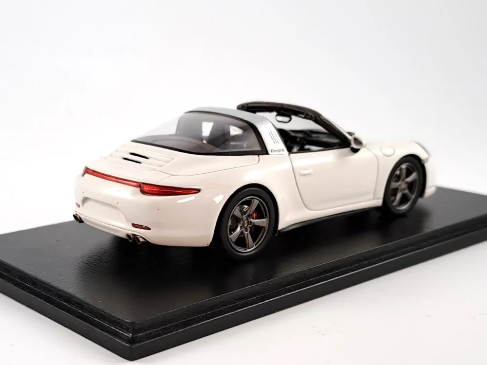 Porsche 911 (991) Targa 1:43 Spark