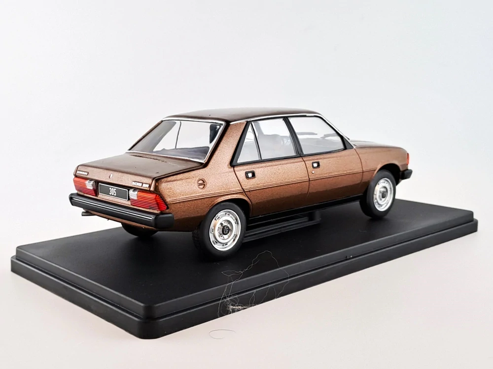 Peugeot 305 1977 1:24 Whitebox