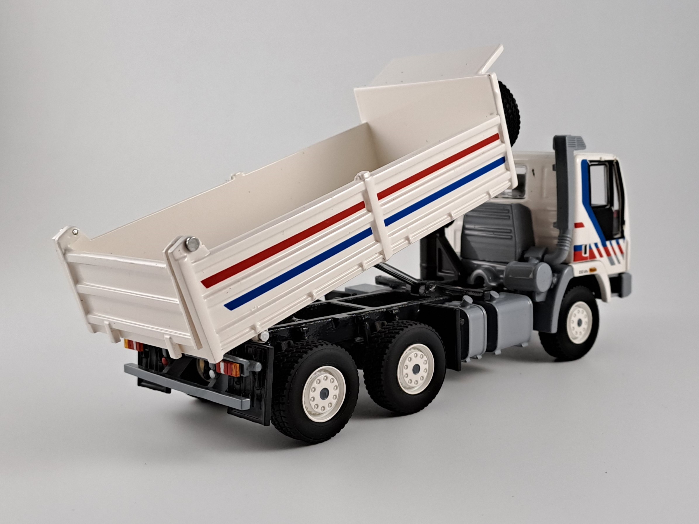 Tatra 162 prototyp 1:43 Kaden