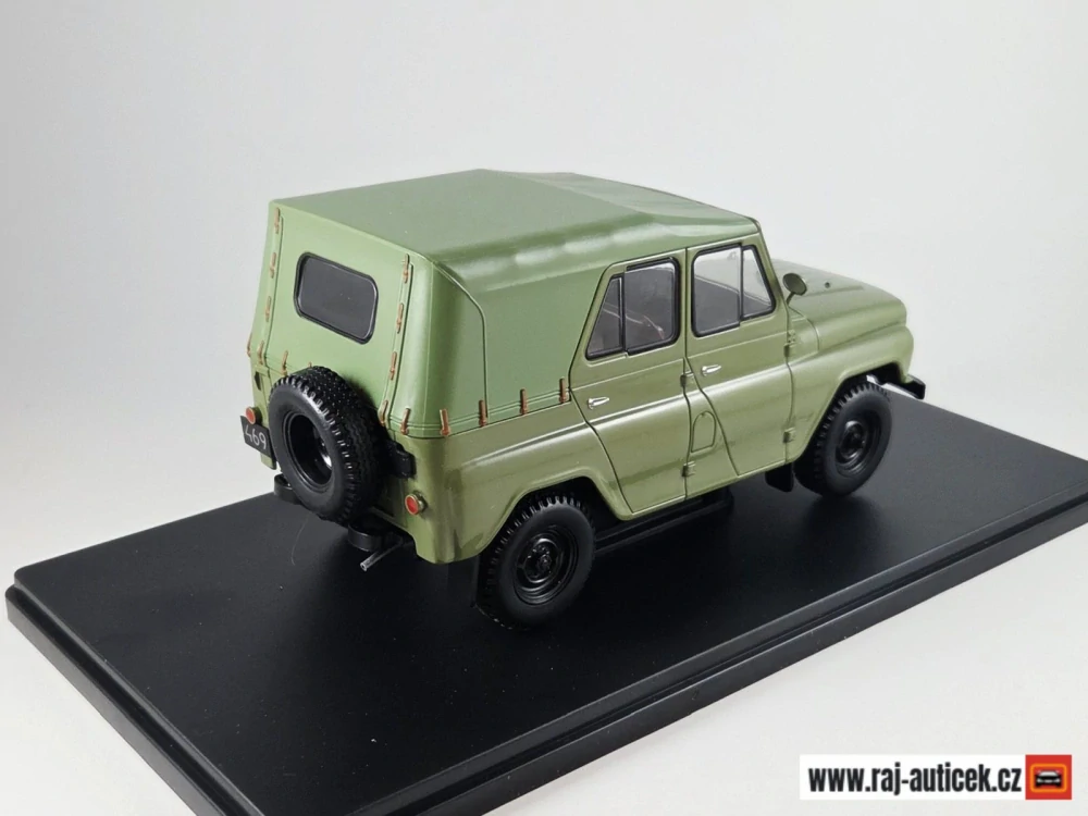 UAZ 469 1975 1:24 Whitebox