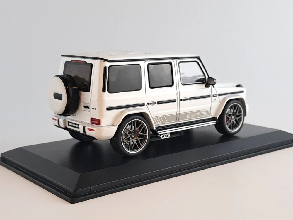 Mercedes G63 AMG white 1:43 Solido
