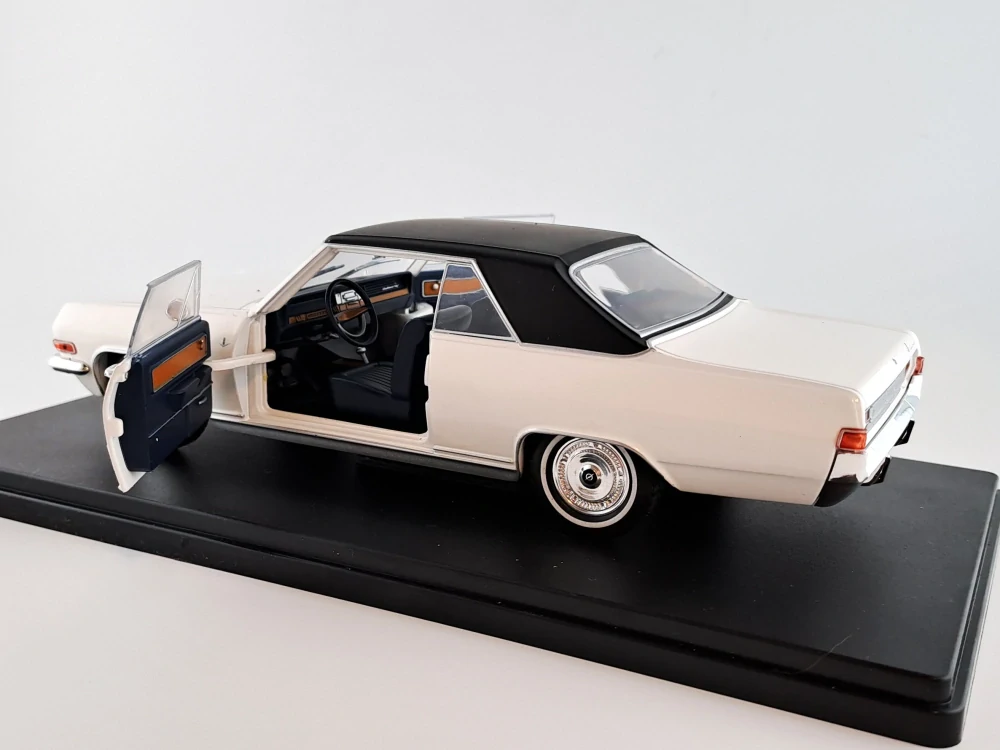 Opel Diplomat A Coupe 1965 1:24 Hachette