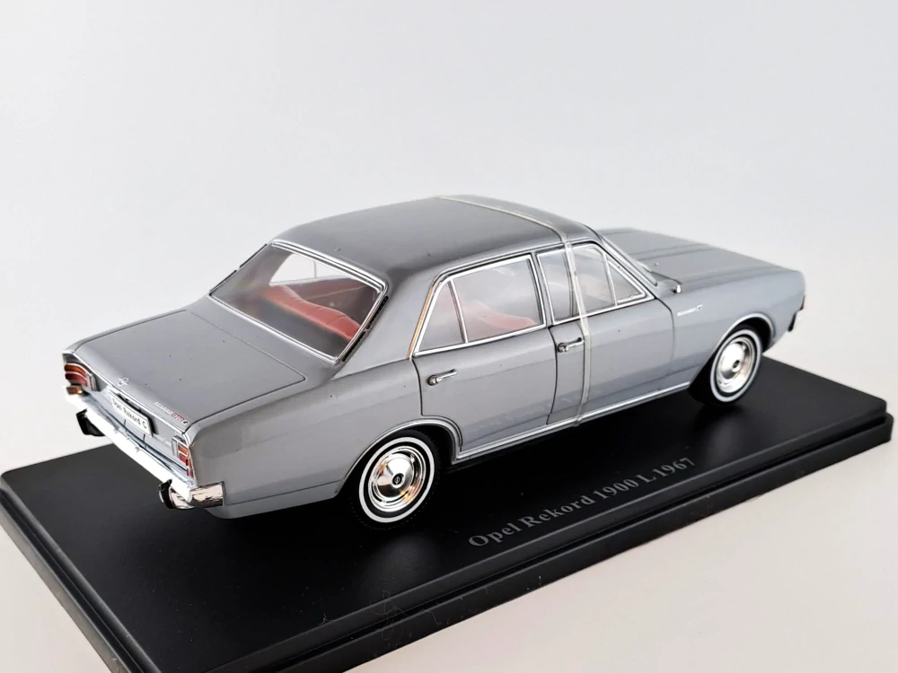 Opel Rekord C 1900 1:24 Hachette