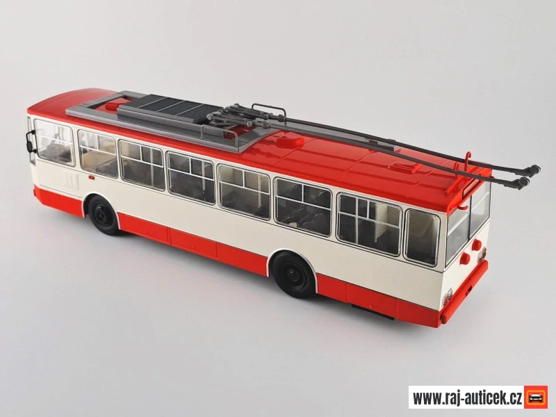 Škoda 14Tr trolejbus červenobílý 1:43 Auto Historia