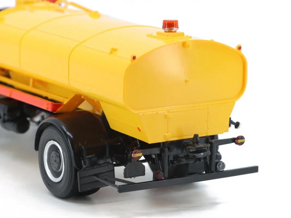 Liaz 100.850 SA8 kropička červená 1:43 Auto Historia