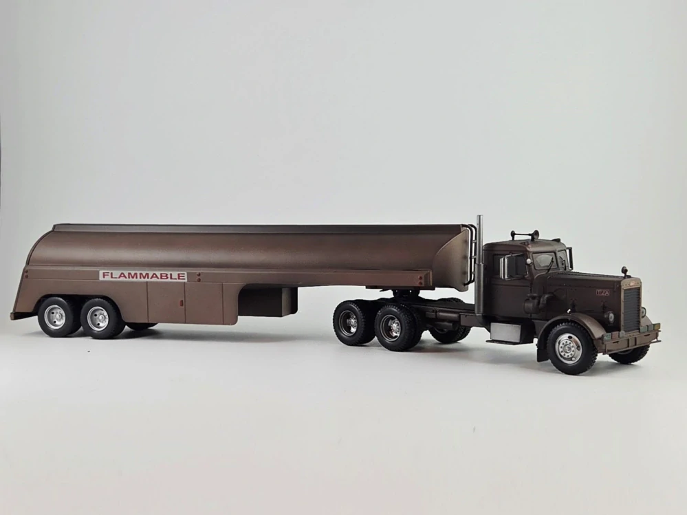 Peterbilt 281 s návěsem 1:43 IXO