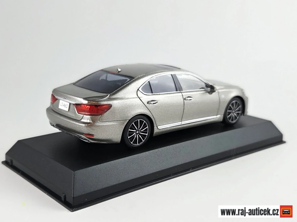 Lexus LS460 F Sport 1:43 Kyosho