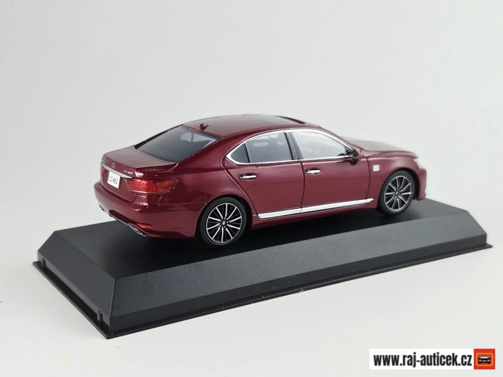 Lexus LS460 F Sport 1:43 Kyosho