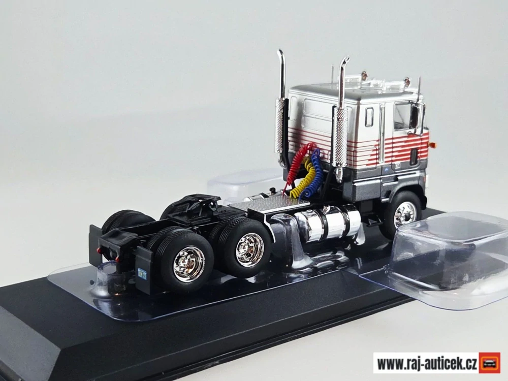 Ford CL 9000 1976 1:64 IXO