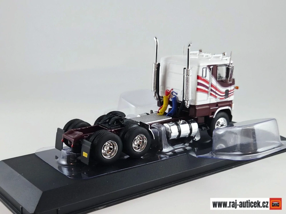 Ford CL 9000 1976 1:64 IXO