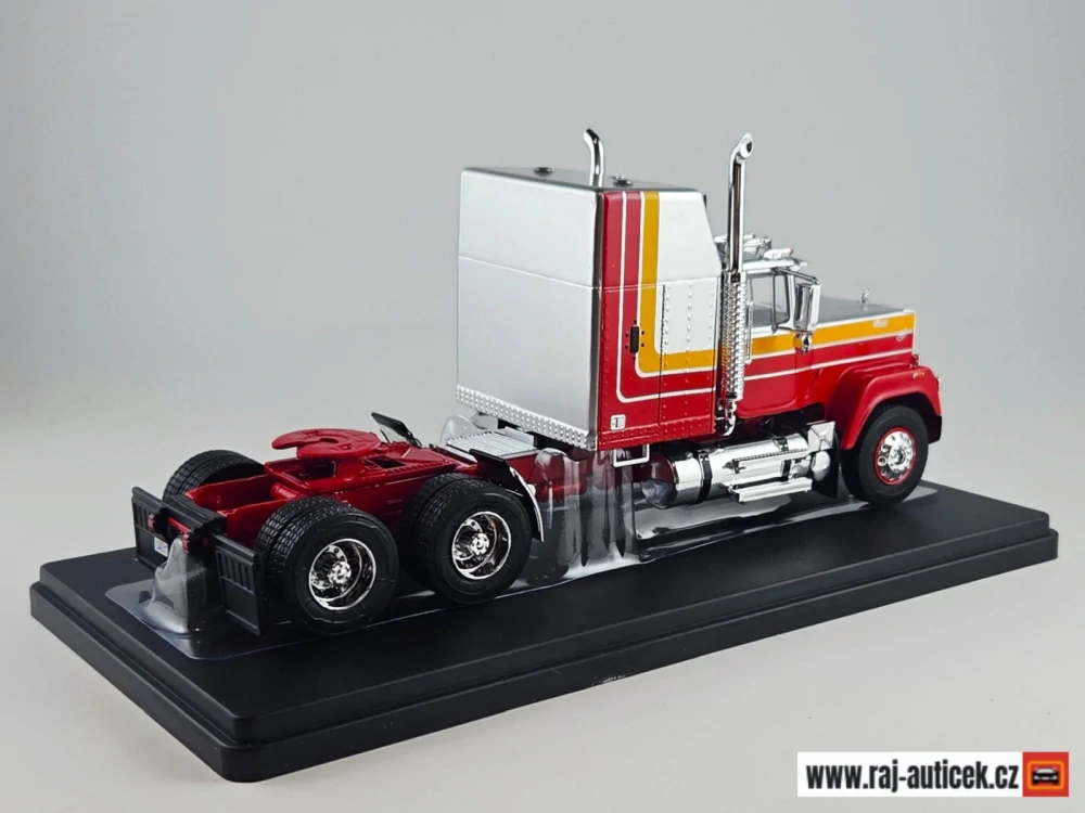 Mack Superliner Magnum 1985 1:43 IXO