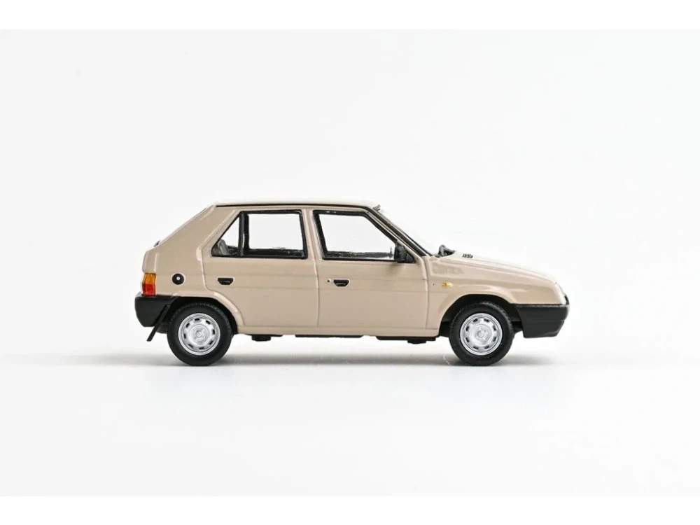Škoda Favorit 136L (1988) - Béžová 1:43 Abrex