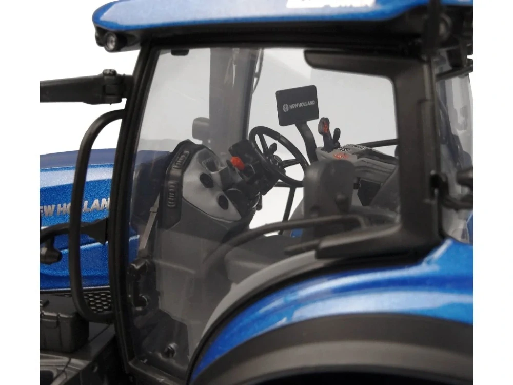 New Holland T7.225 Blue Power 2026 1:32 Universal Hobbies