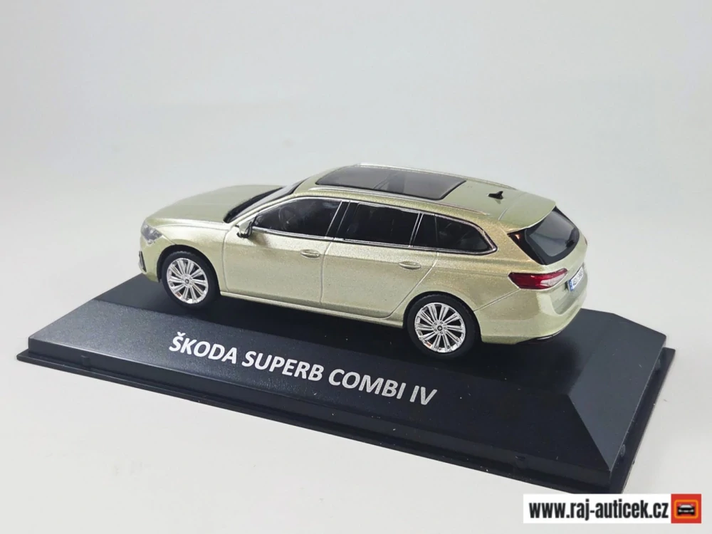 Škoda Superb Combi IV 1:43 DeAgostini Kaleidoskop slavných vozů časopis s modelem