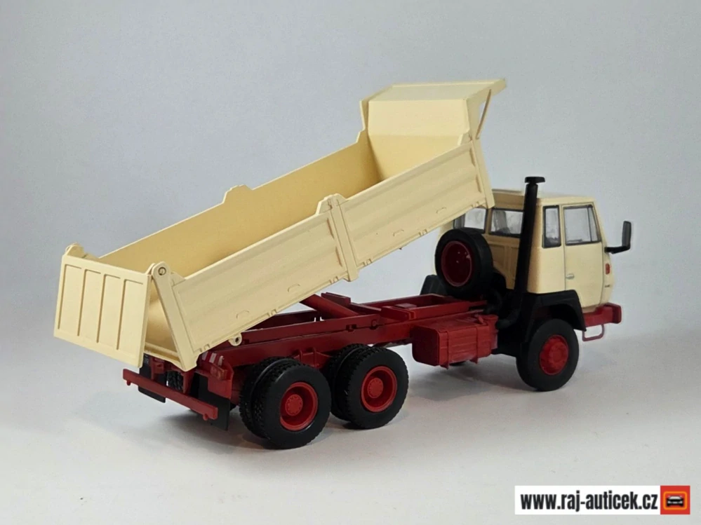 Steyr 1491 1:43 časopis Kultovní Náklaďáky č.80 s modelem