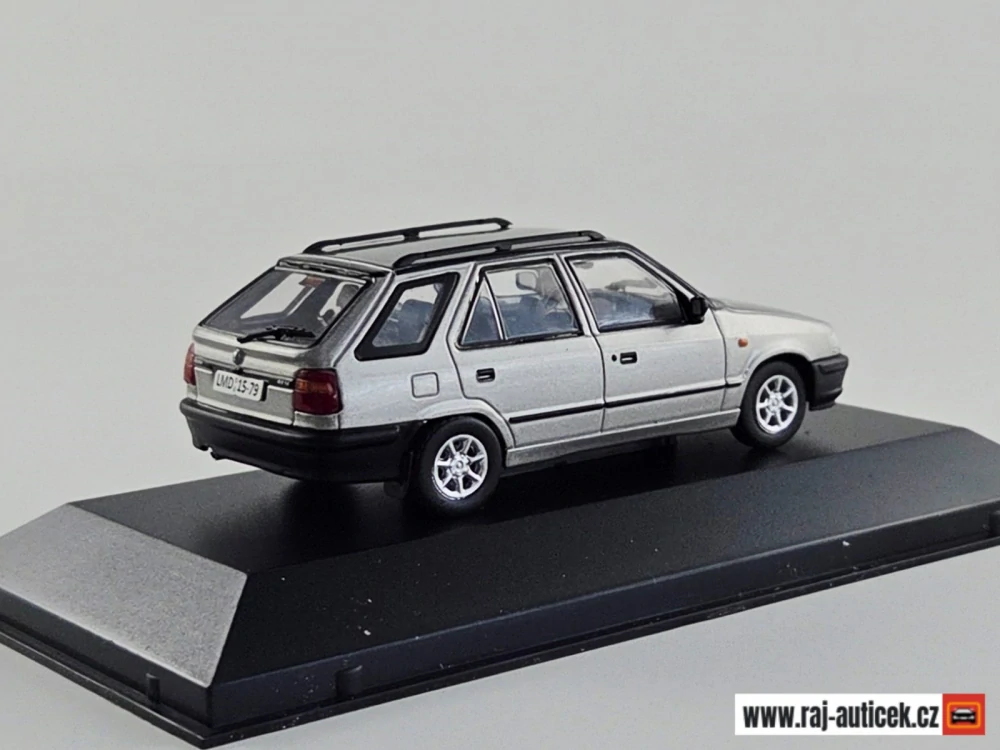 Škoda Felicia Combi GLX 1:43 DeAgostini časopis s modelem