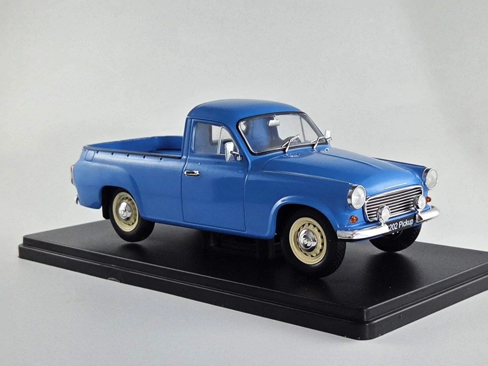 Škoda 1202 Pickup 1:24 časopis Nadčasové Ikony no.11 s modelem