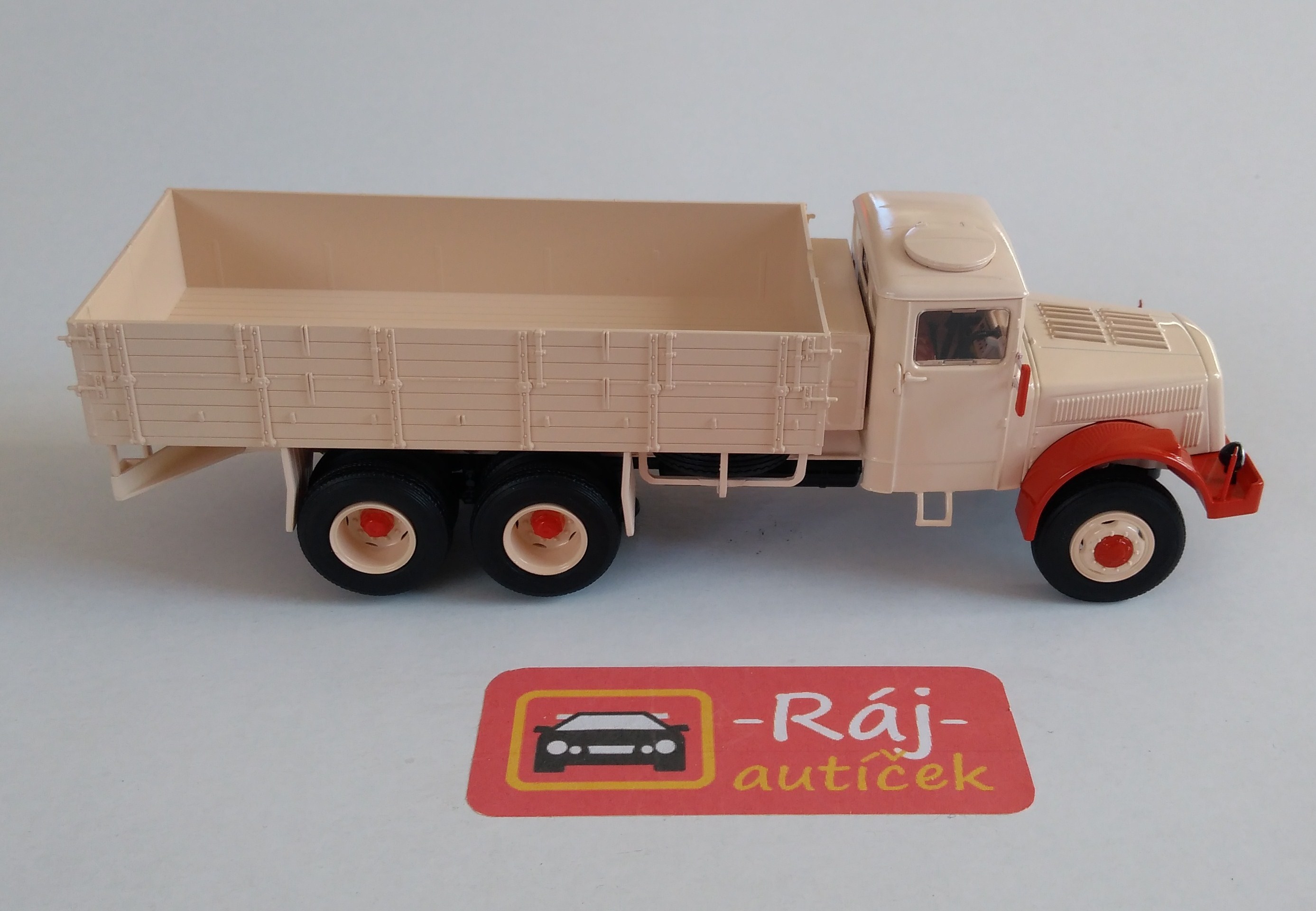 Tatra 111 valník červenobílý 1:43 Premium ClassiXXs