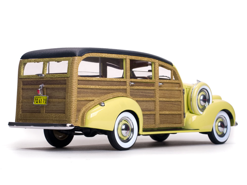 Chevrolet Woody Station Wagon 1:18 Sun Star