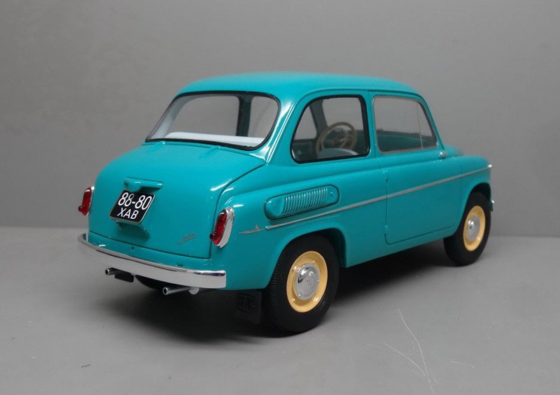 Záporožec ZAZ 965A Jalta 1:18 Premium Scale Models