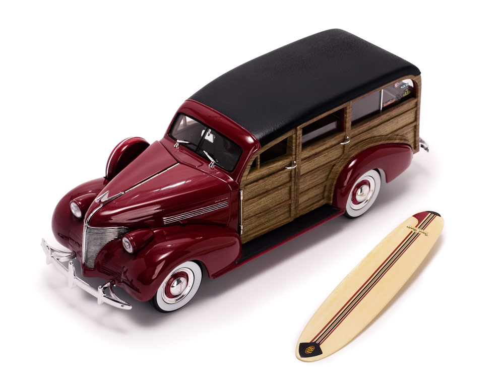 Chevrolet Woody Surf Wagon 1:18 Sun Star